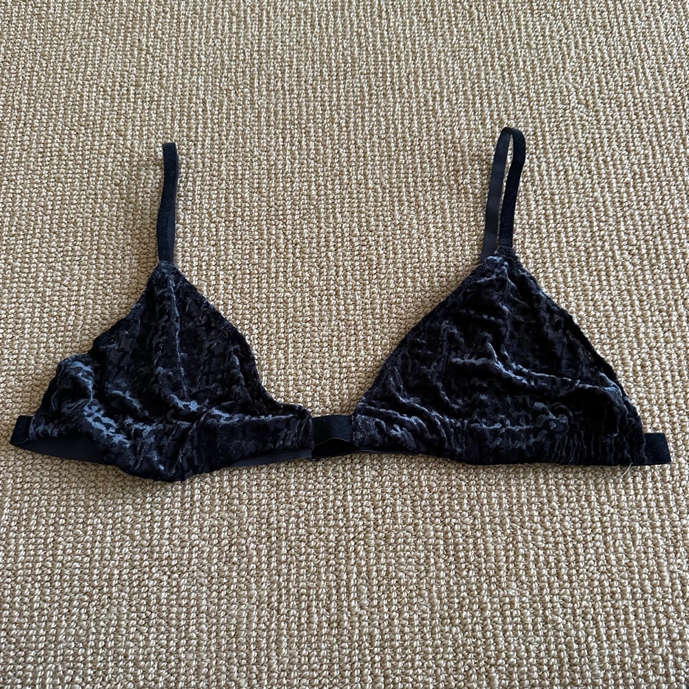 Skims Soot Velvet Logo Triangle Bralette, Size 3X NWT